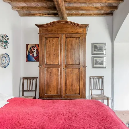 Enchanting 600-year-old Farmhouse In Дом отдыха